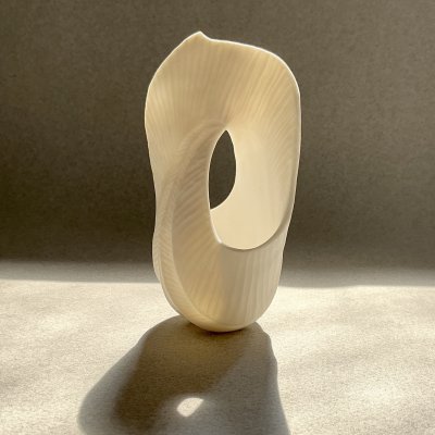 Sandra Byers - Tall Klein Flower