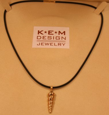 Karen English-Malin - Gold Single Shell Necklace