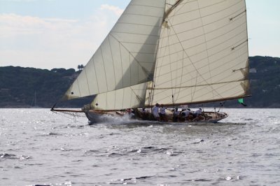 Louisa Gould - Les Voiles de Saint-Tropez