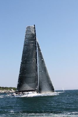 Louisa Gould - 110 ft Speedboat leaves Newport